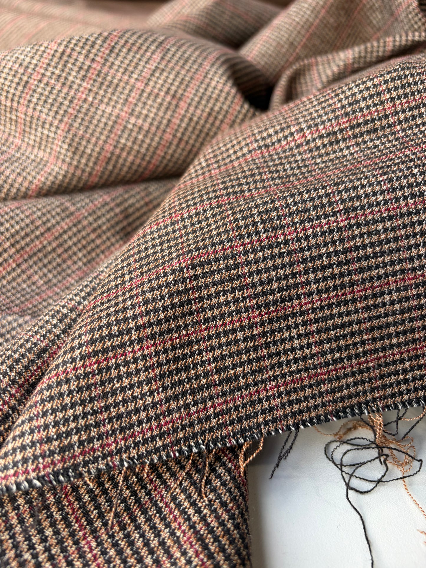 ISE 012 brown classical stretch check