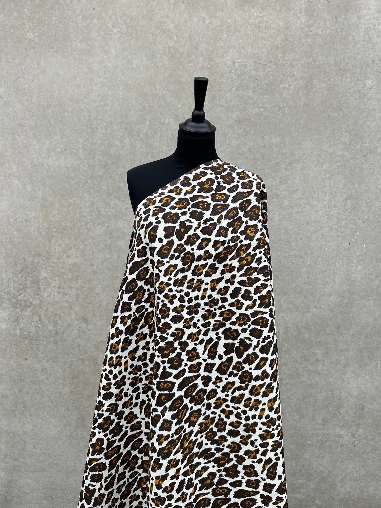 STELLA 002 canvas leopard print