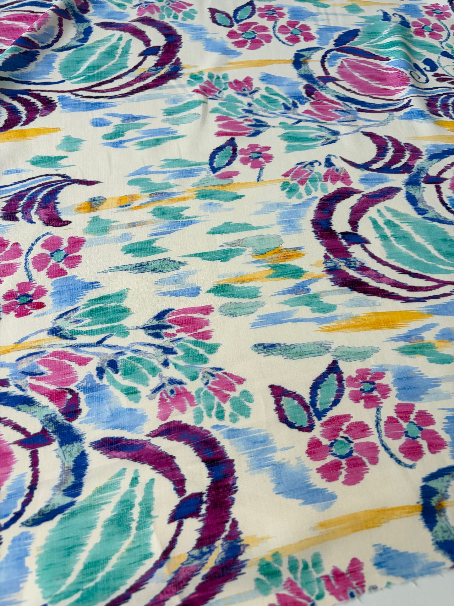HOMER 008 viscose print swirly flowers