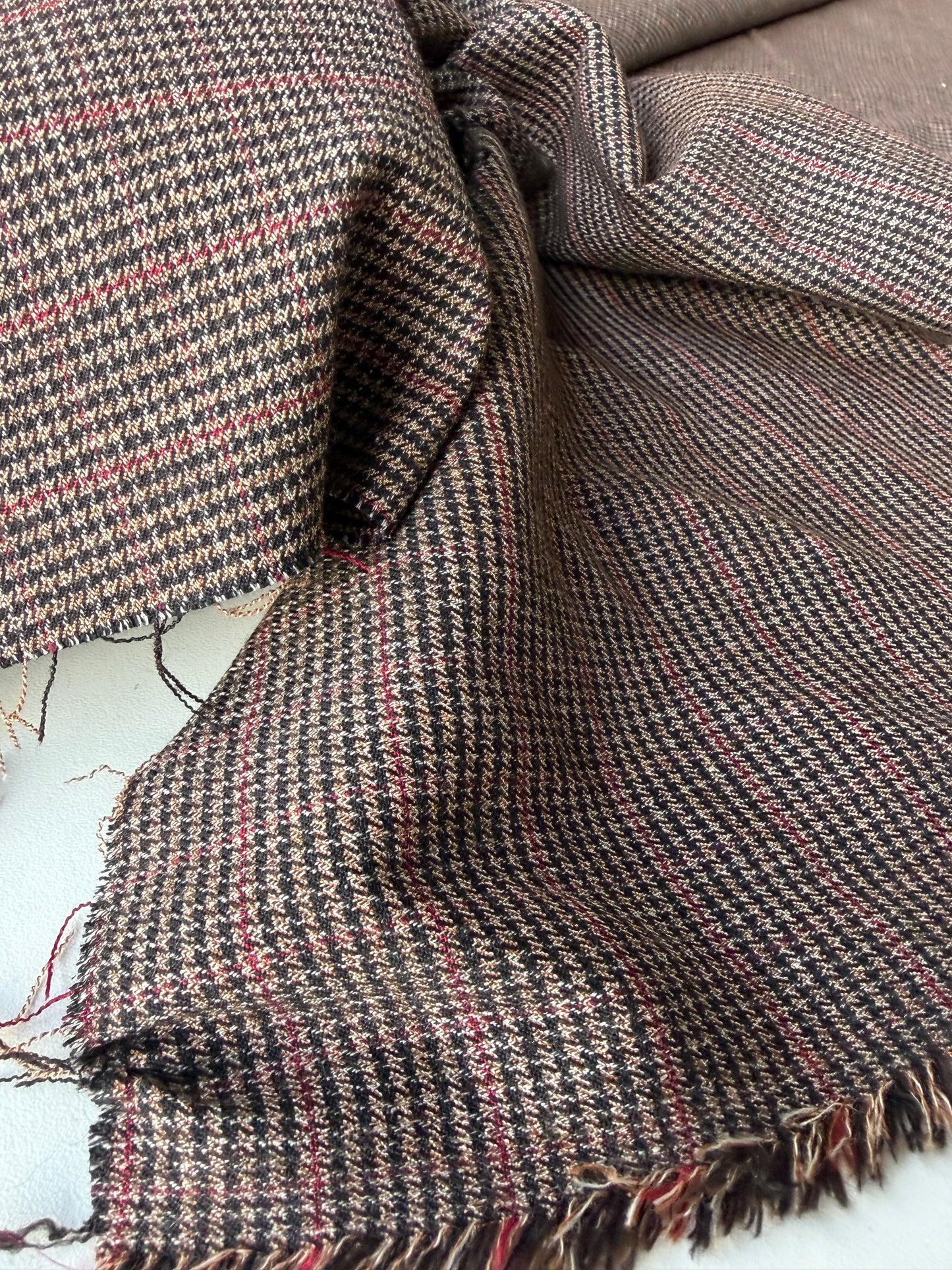 ISE 012 brown classical stretch check