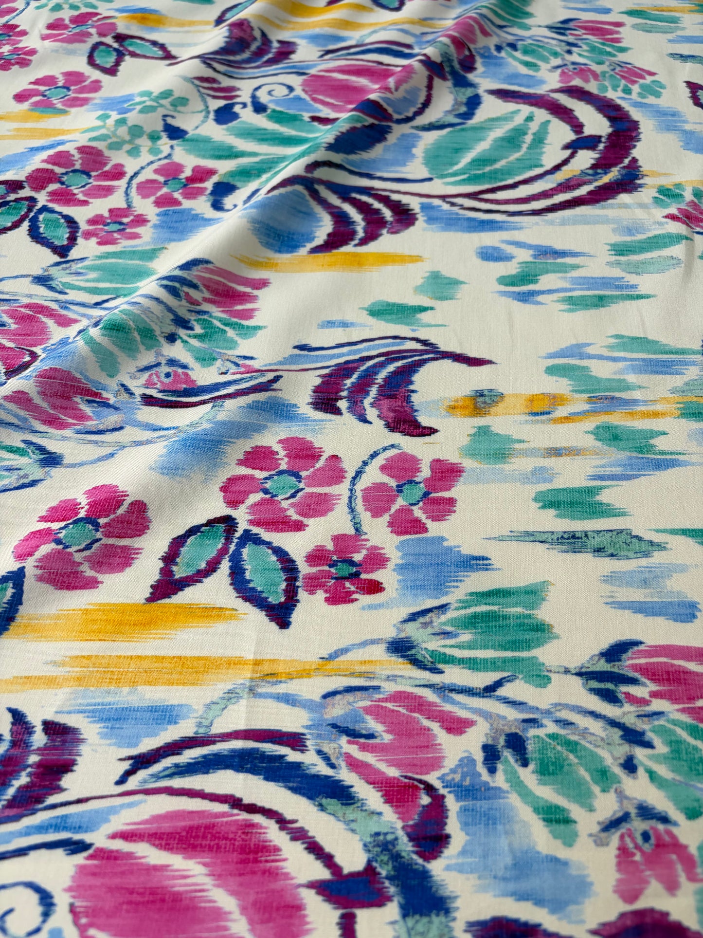 HOMER 008 viscose print swirly flowers