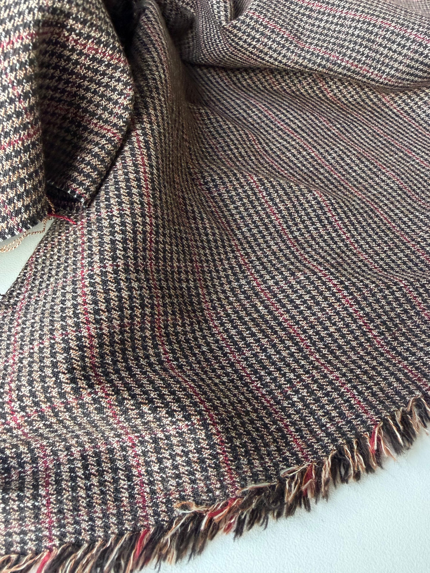 ISE 012 brown classical stretch check