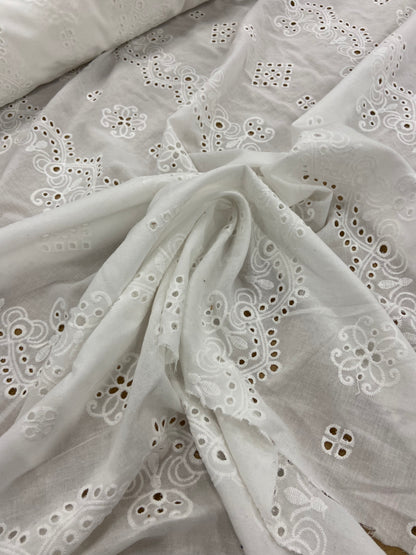 Jonny 028  broderie anglaise flower design white
