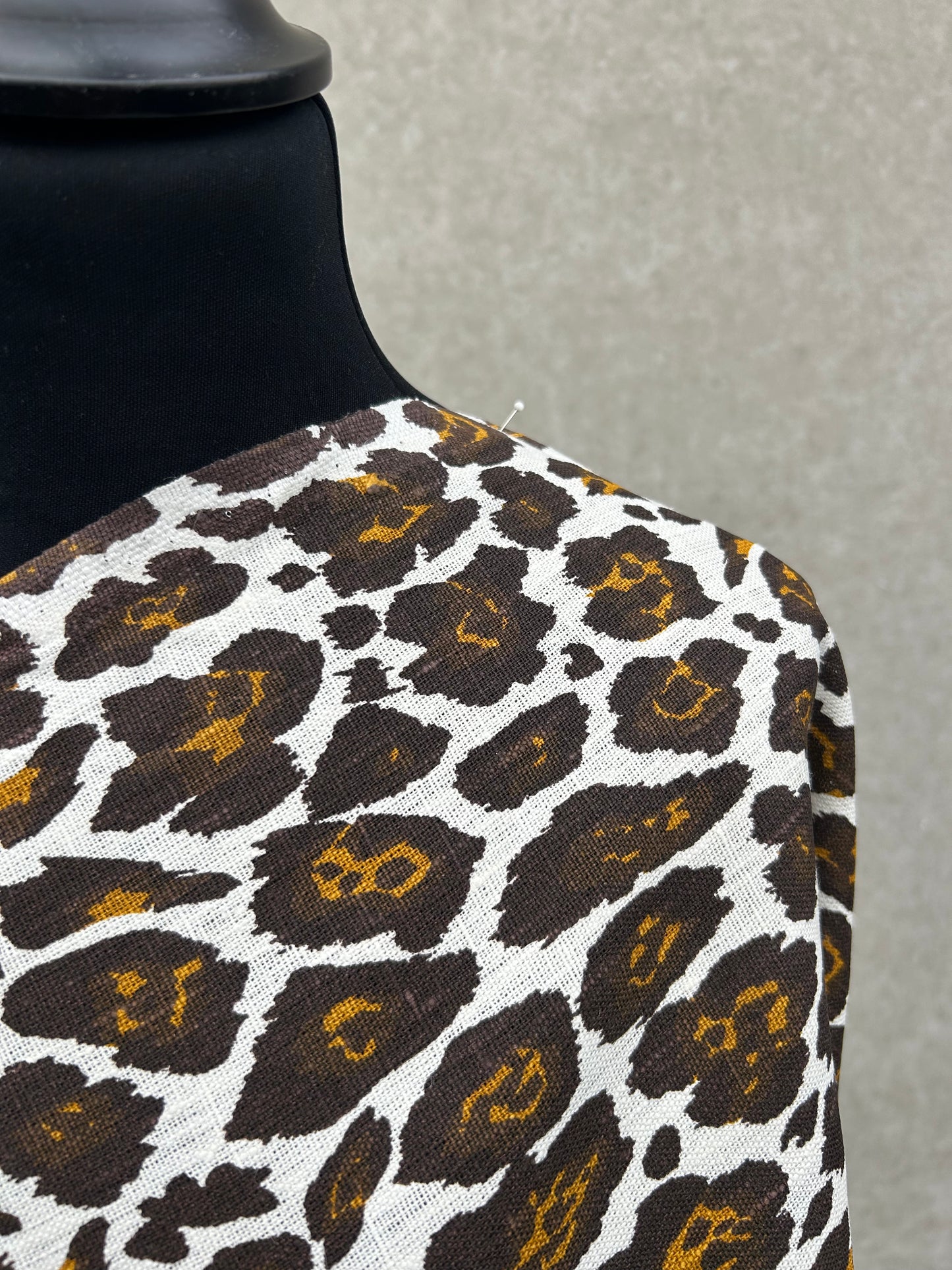 STELLA 002 canvas leopard print