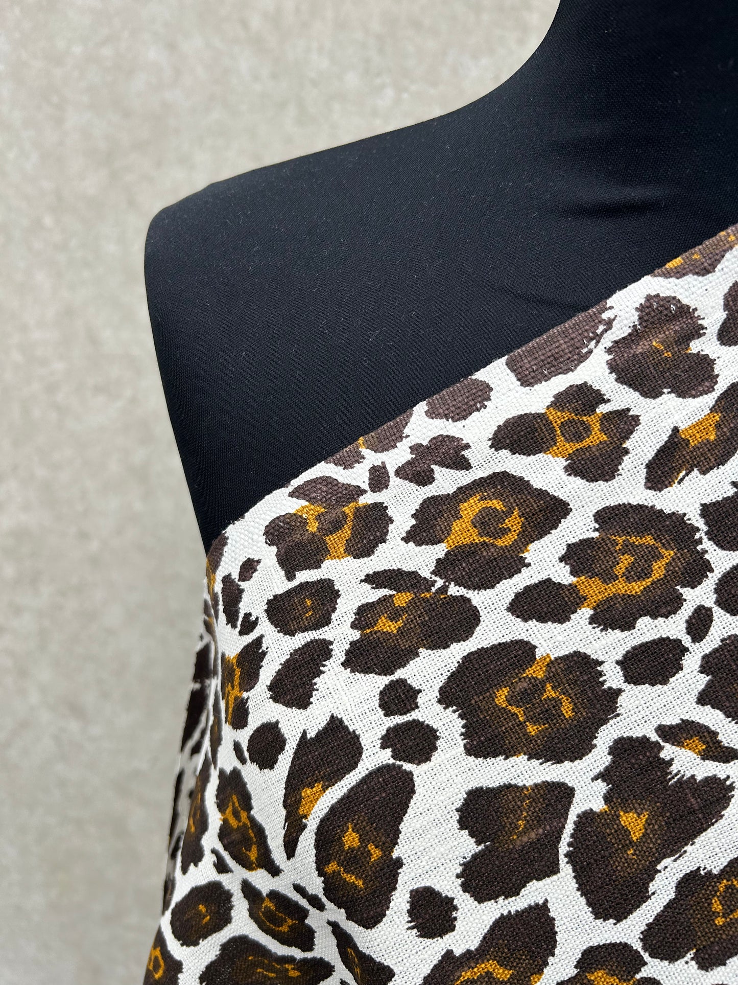 STELLA 002 canvas leopard print