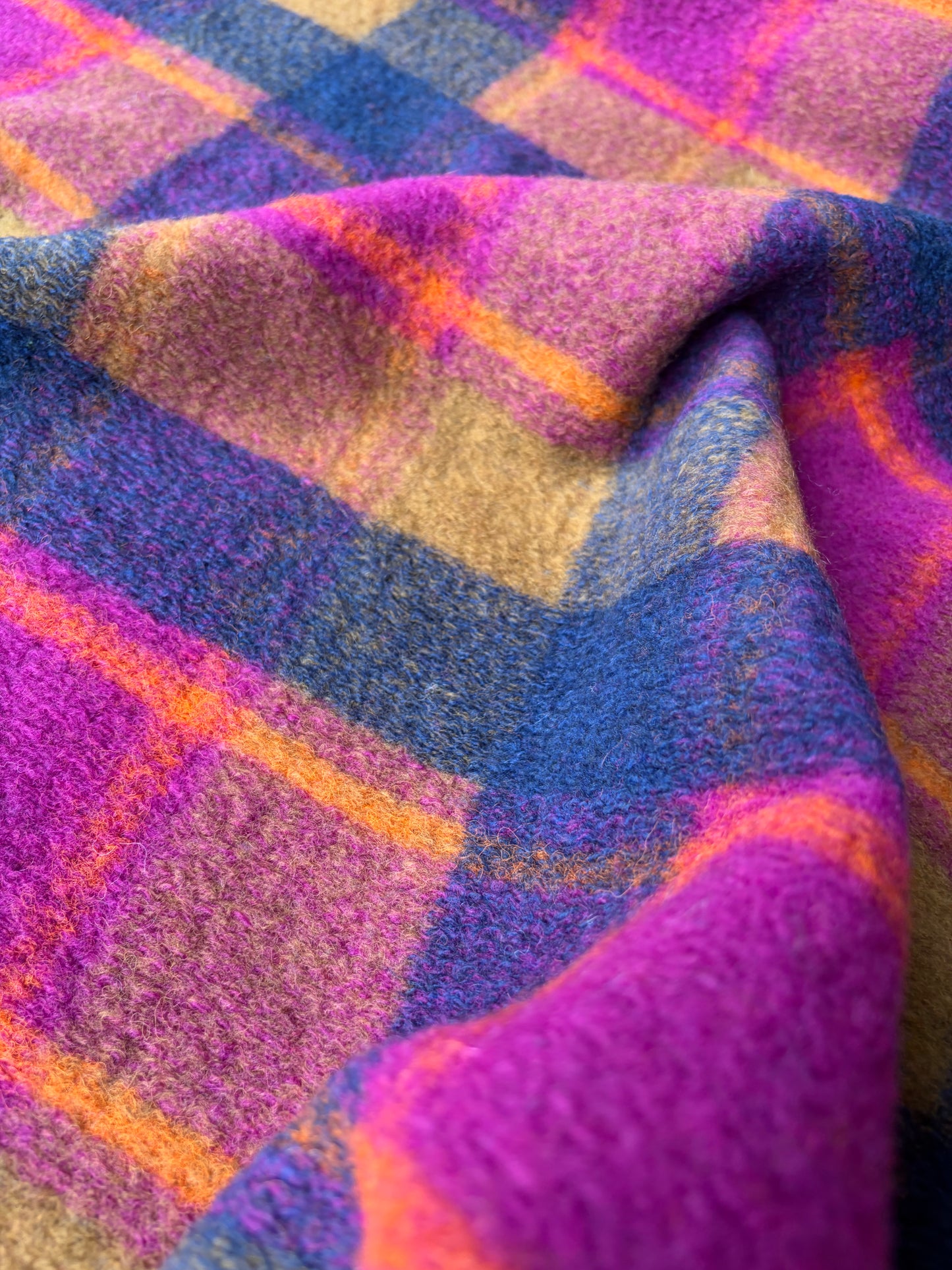 ISE 014 checkered  boiled wool