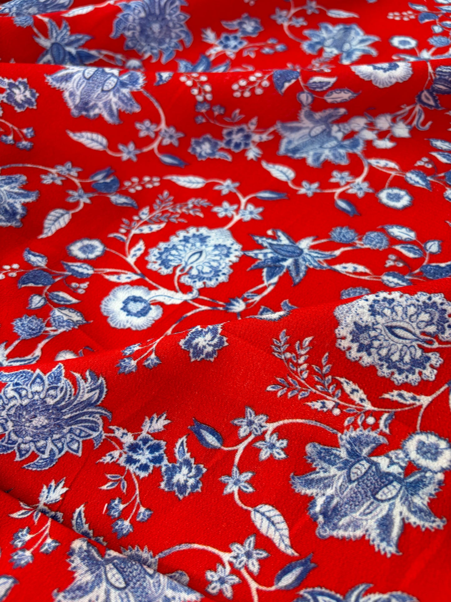 HOMER 010 viscose crêpe print red indian flower