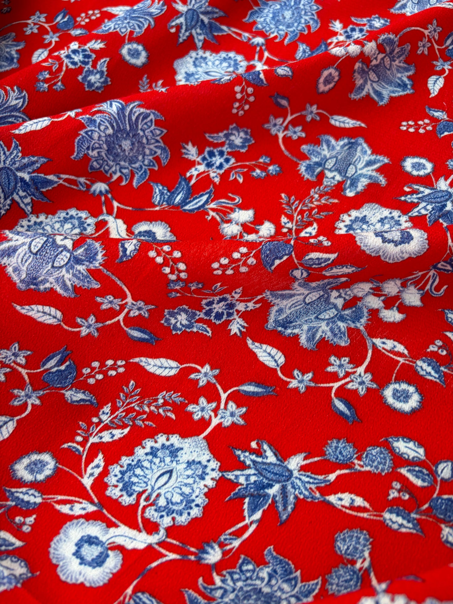 HOMER 010 viscose crêpe print red indian flower