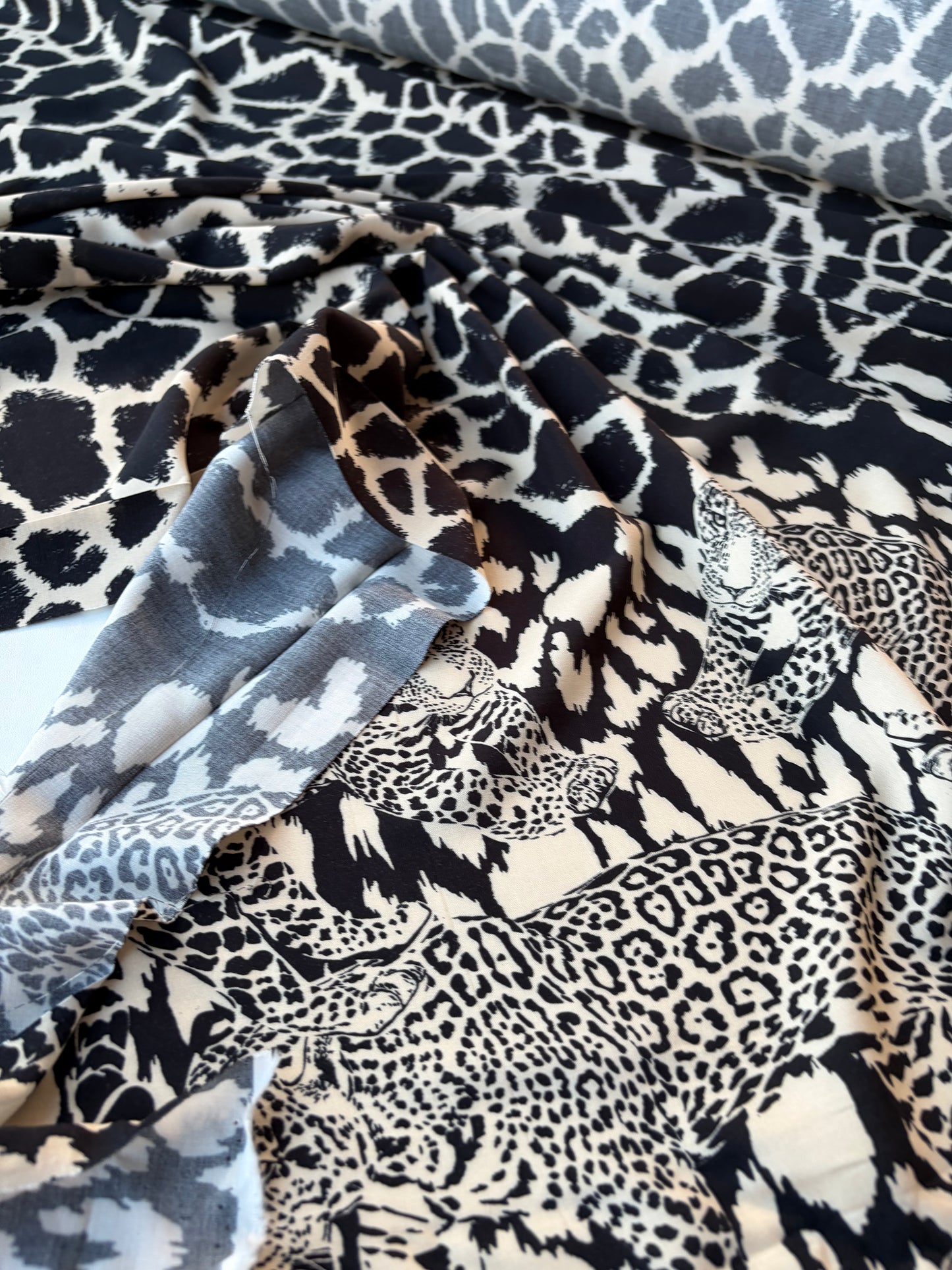 HOMER 016 viscose double border print leopard