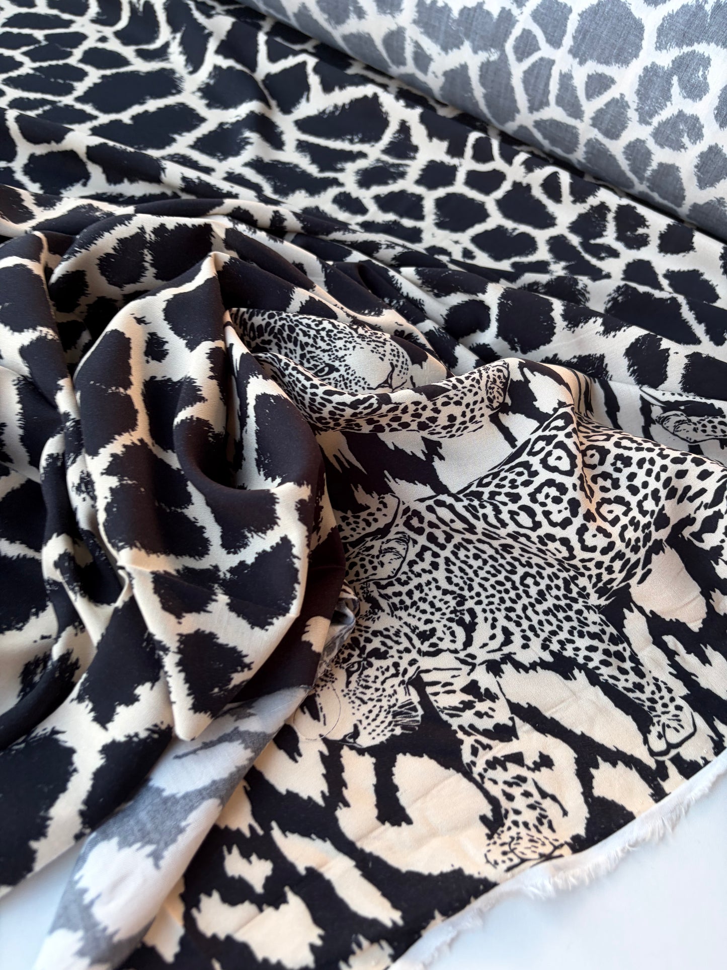 HOMER 016 viscose double border print leopard