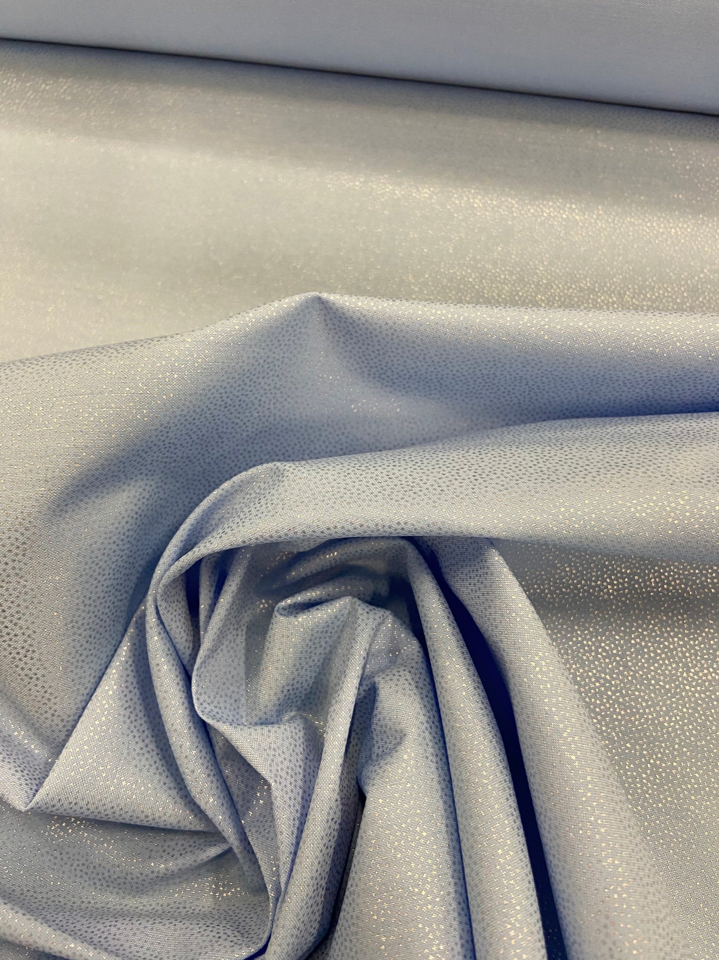 Jonny 005 cotton poplin with small lurex spot