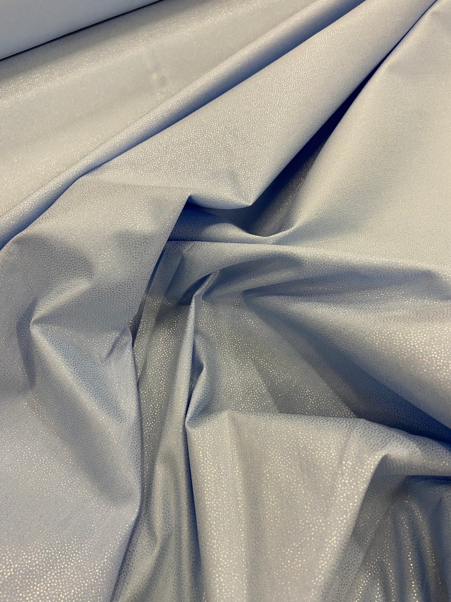 Jonny 005 cotton poplin with small lurex spot