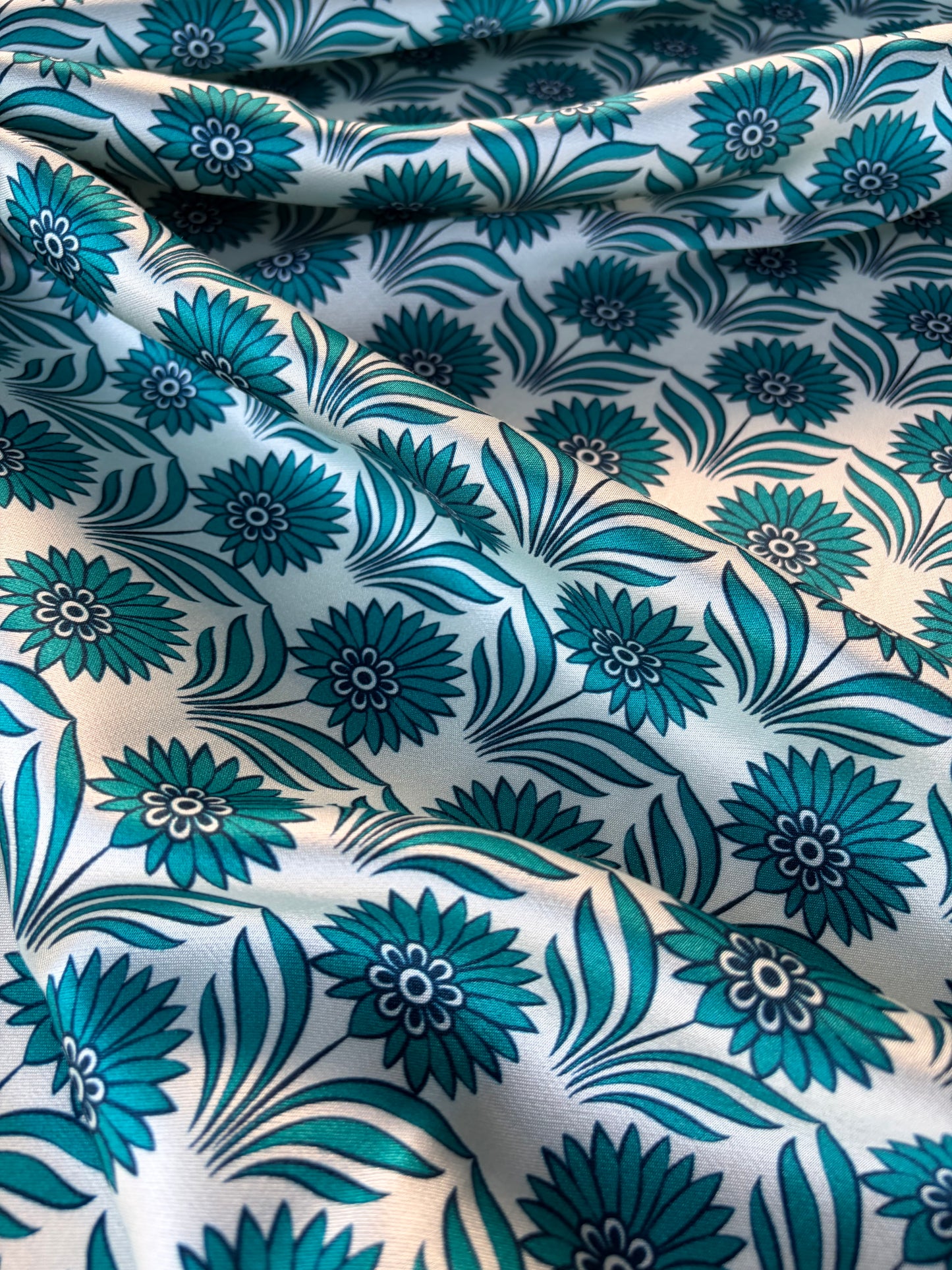 HOMER 022 viscose satin naive flower print