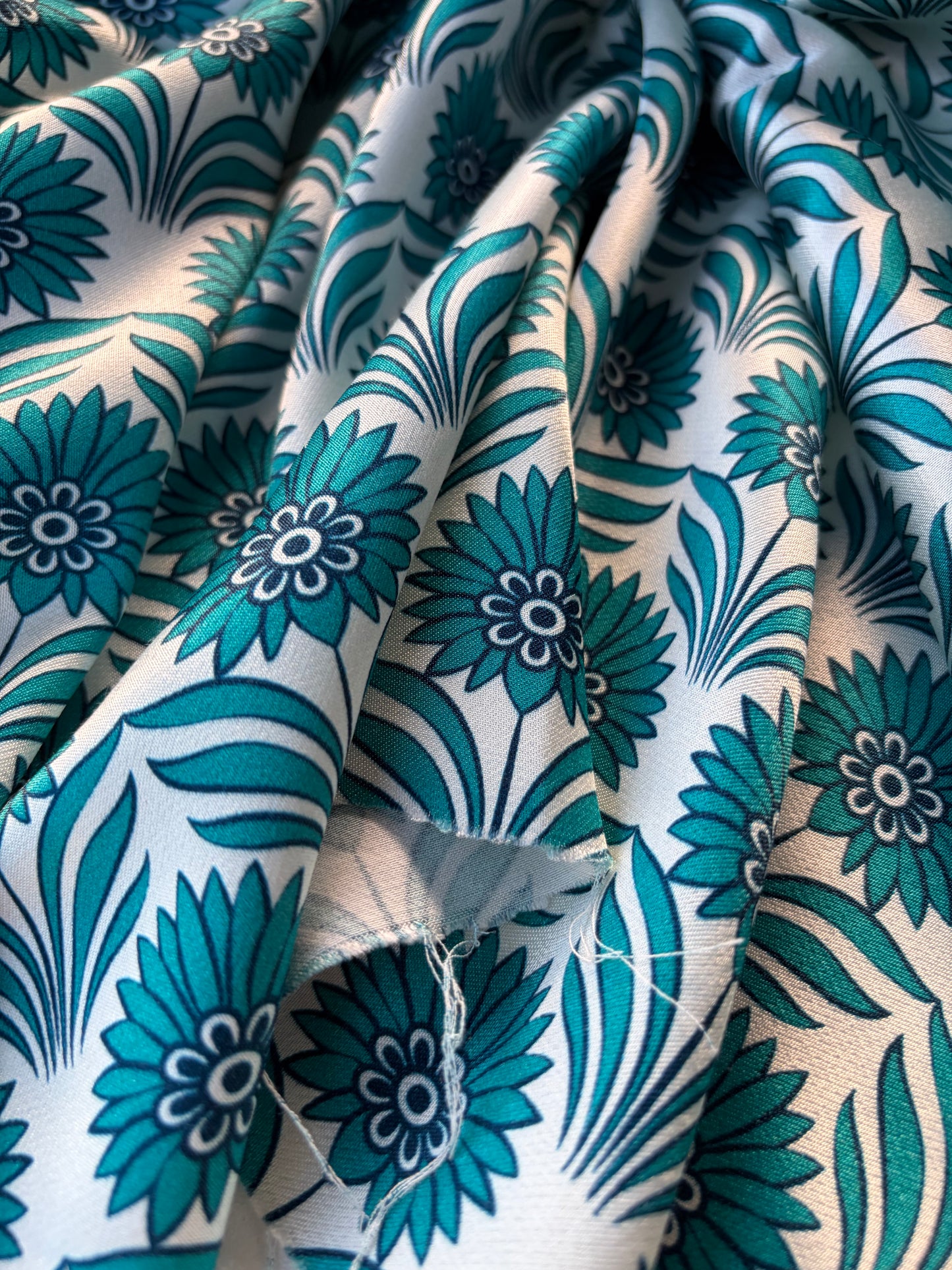 HOMER 022 viscose satin naive flower print