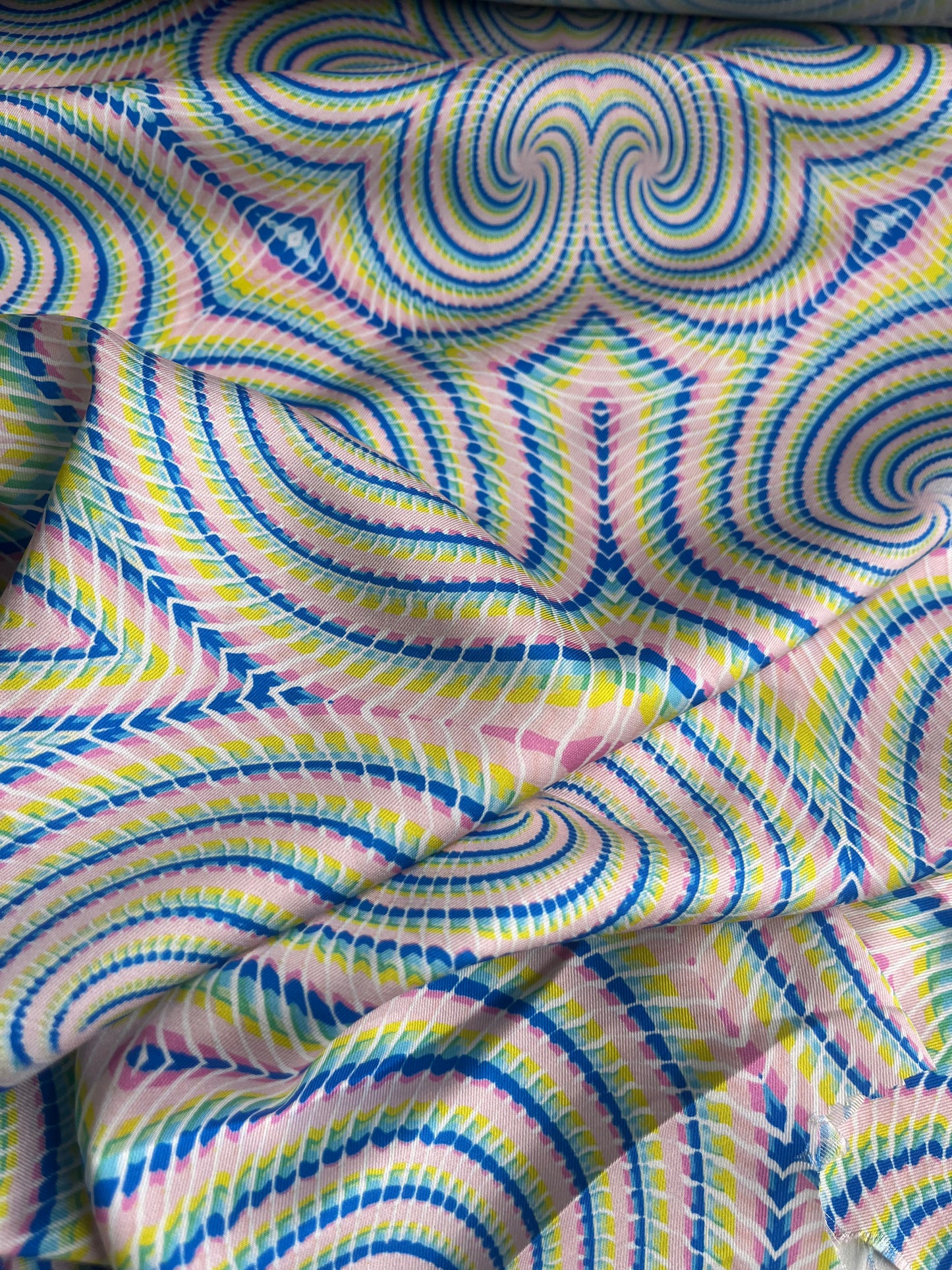 LC REMCO 005 twill pink/blue/lime print