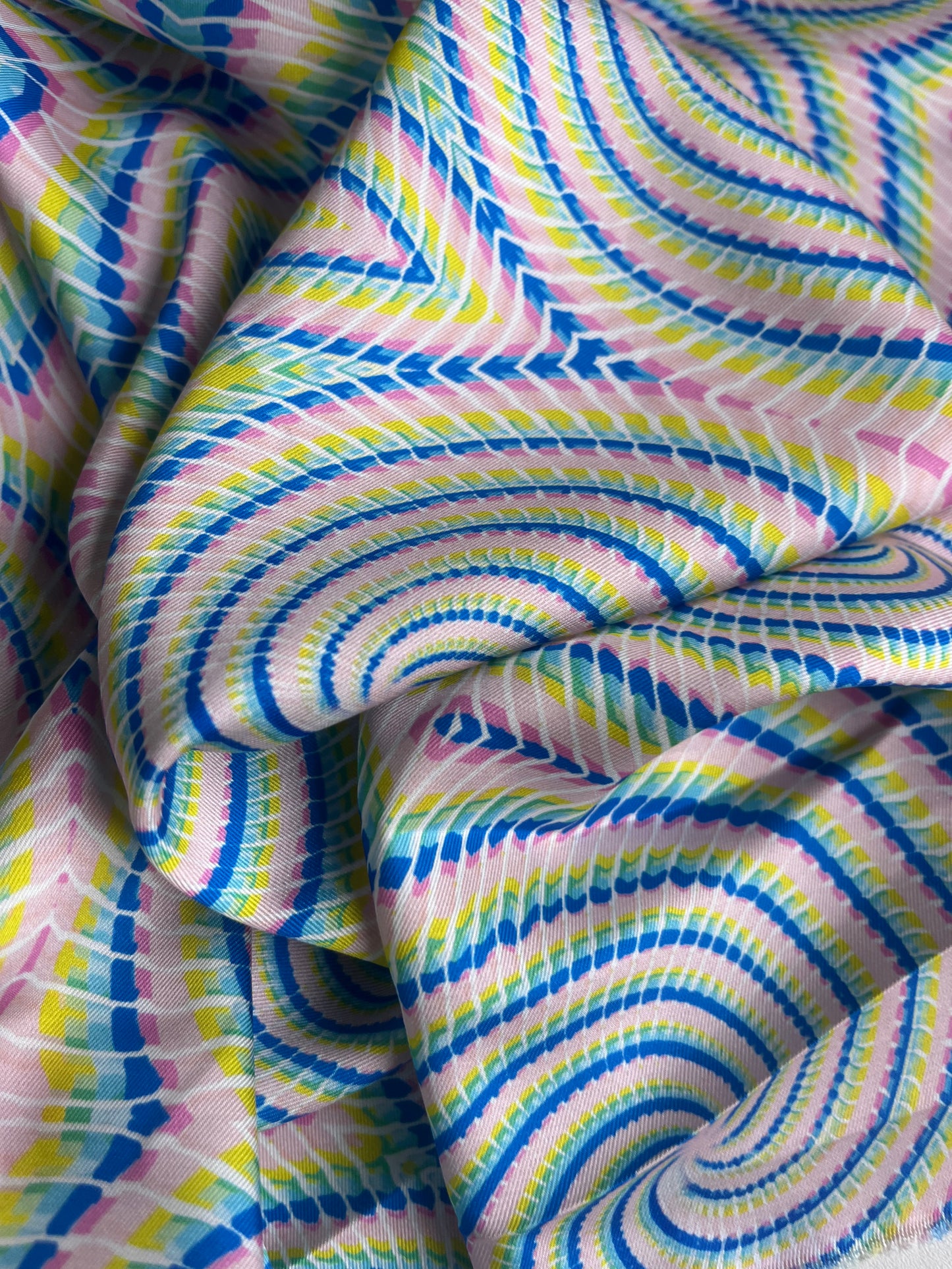 LC REMCO 005 twill pink/blue/lime print
