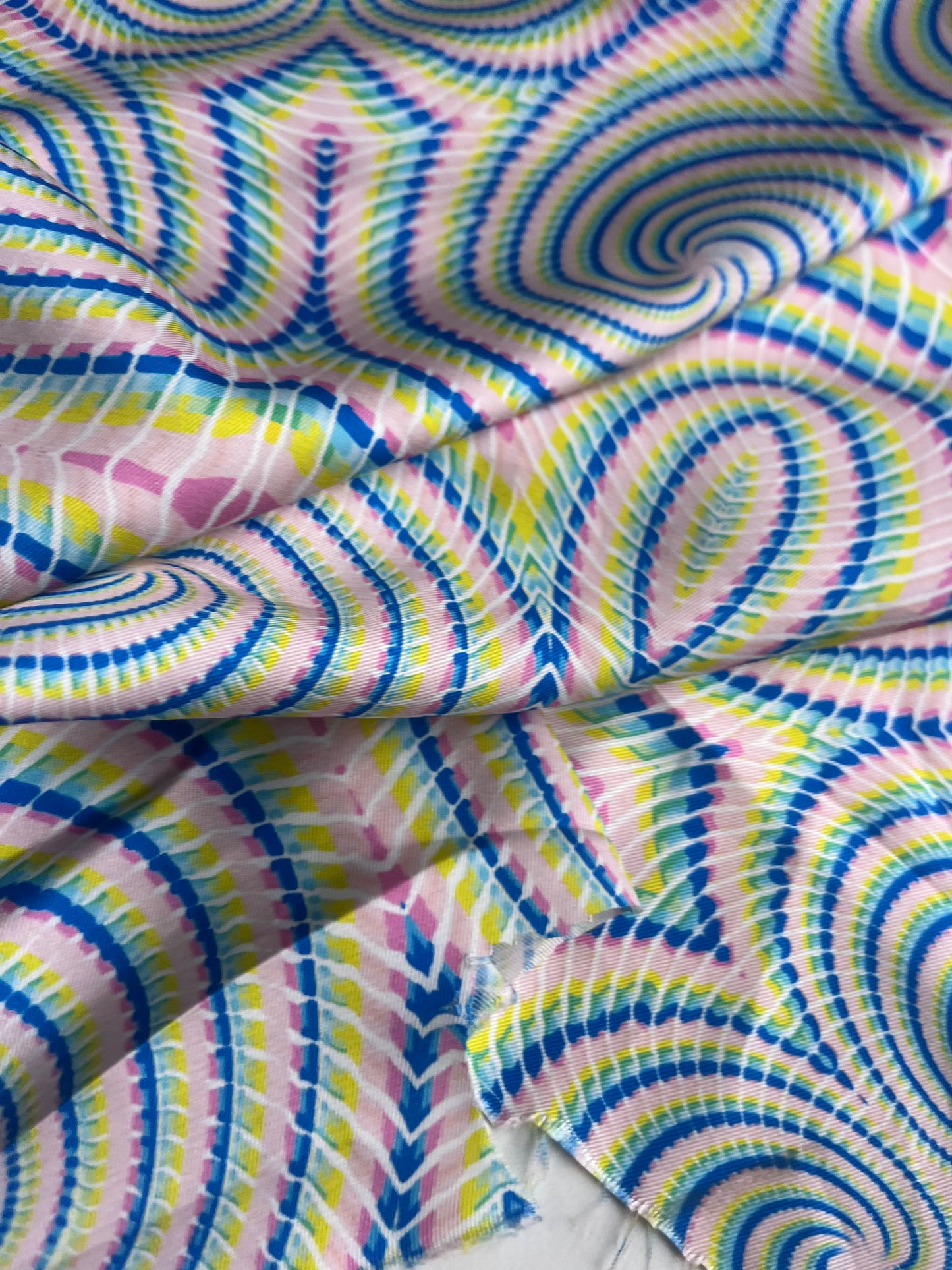LC REMCO 005 twill pink/blue/lime print