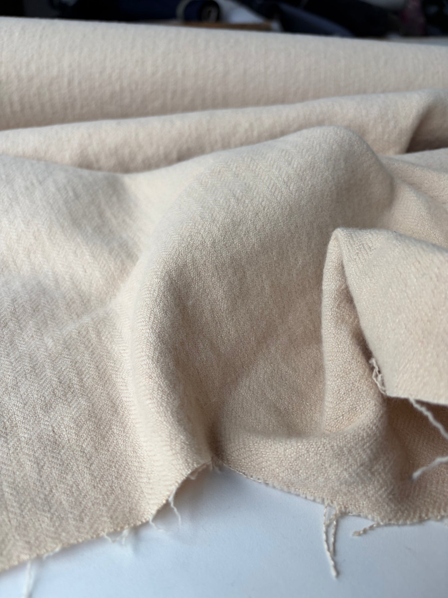 JOEL 003 cream coloured heavy woolf lannel
