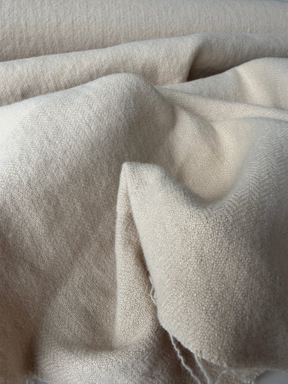 JOEL 003 cream coloured heavy woolf lannel