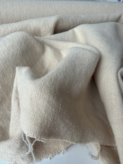 JOEL 003 cream coloured heavy woolf lannel