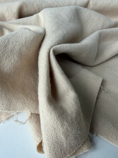 JOEL 003 cream coloured heavy woolf lannel