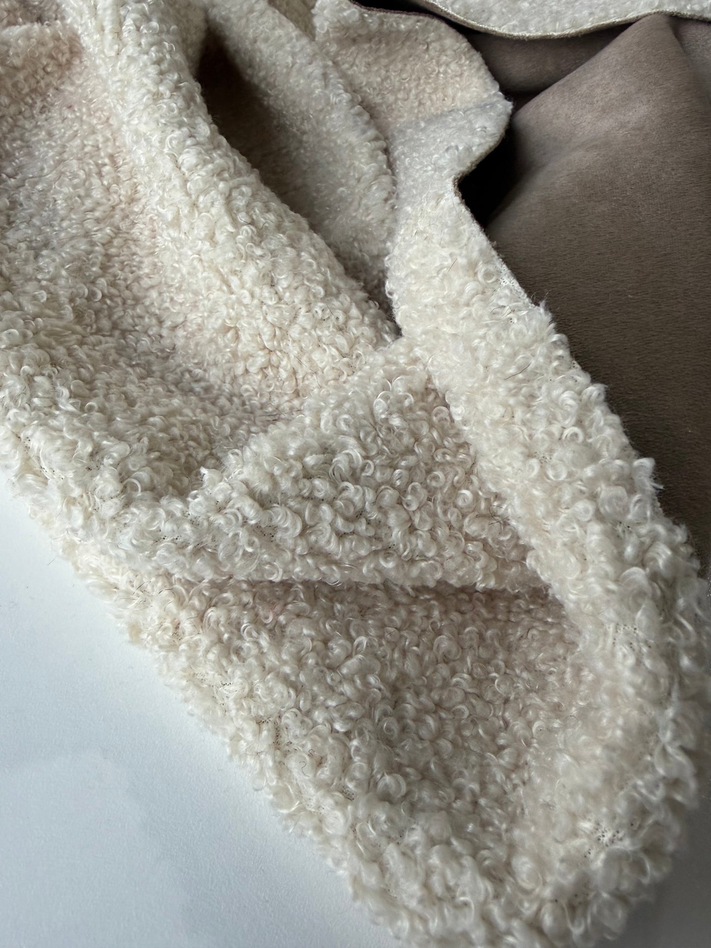 JOEL 004 cream coloured heavy bouclette with wool