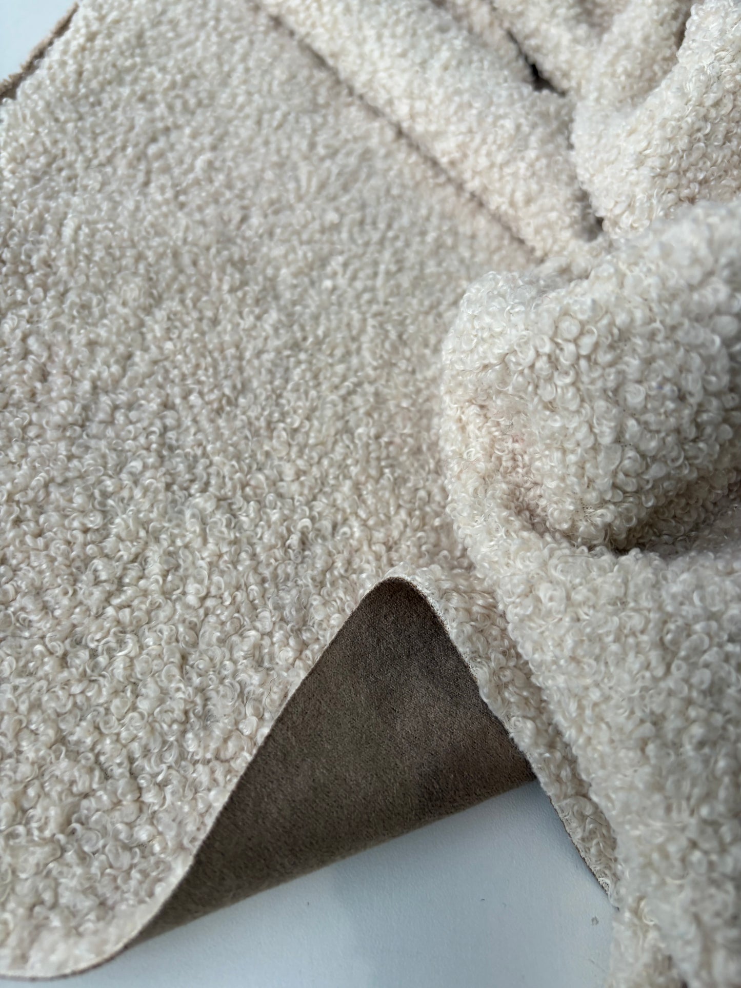 JOEL 004 cream coloured heavy bouclette with wool