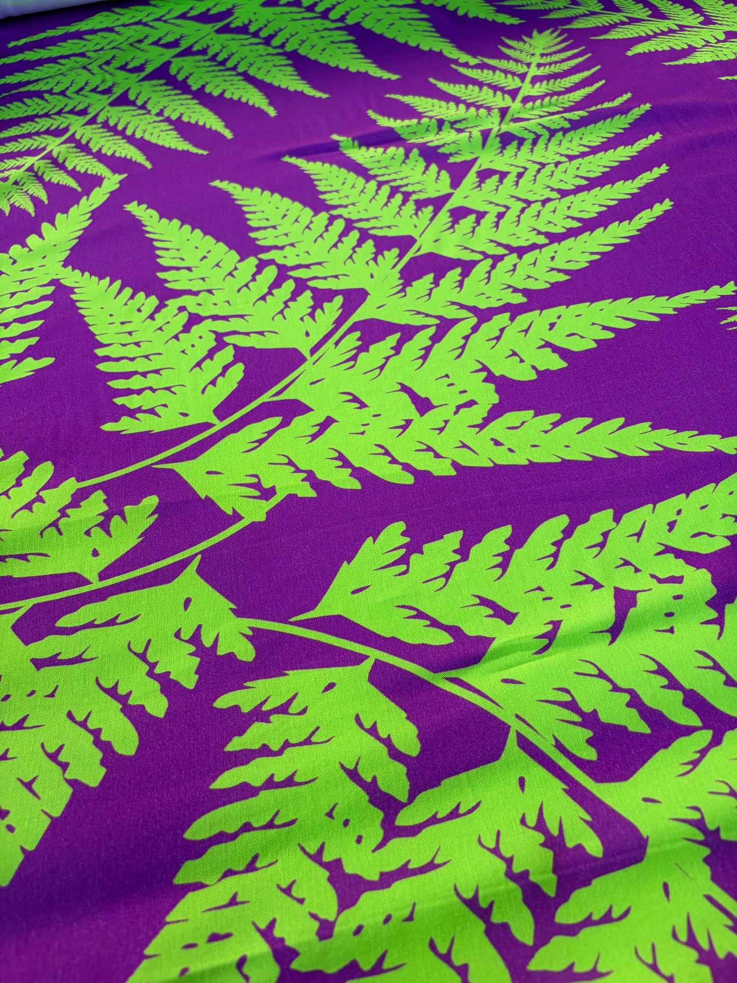 HOMER 028 viscose twill print mauve/fluo green