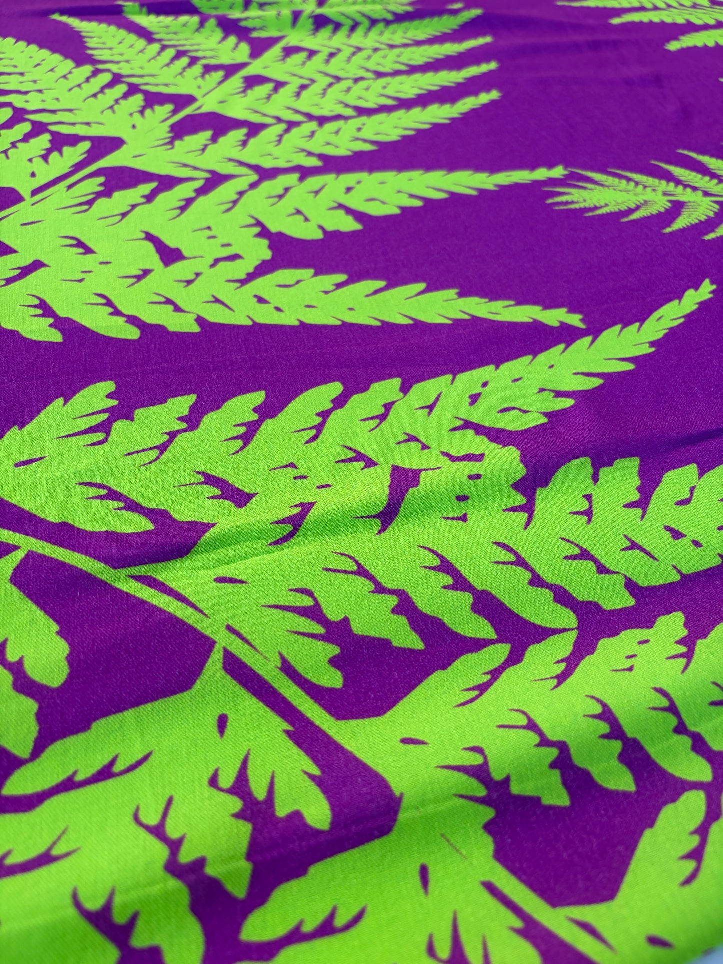 HOMER 028 viscose twill print mauve/fluo green