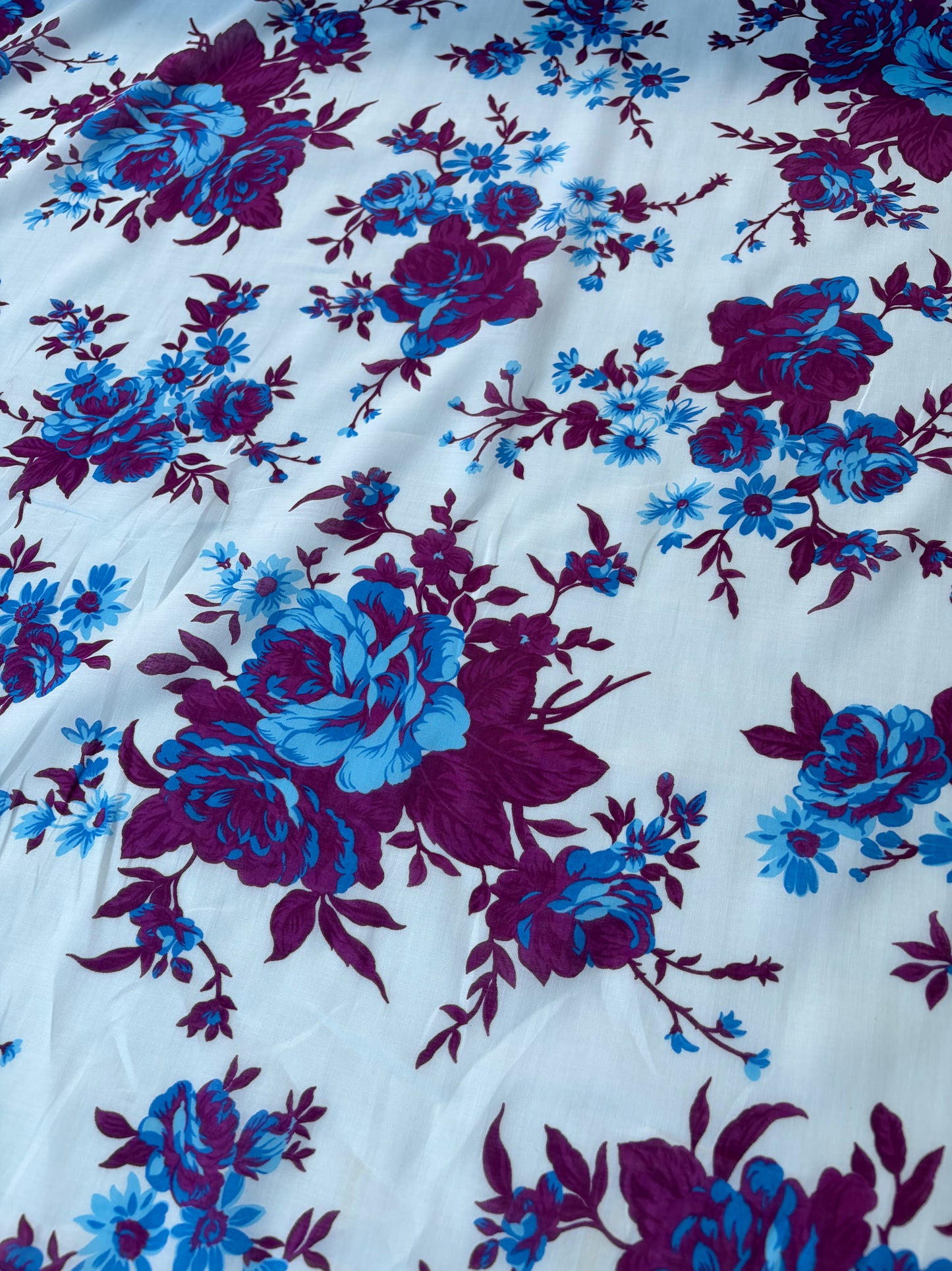HOMER 033 cotton voile blue/dordeaux flowers