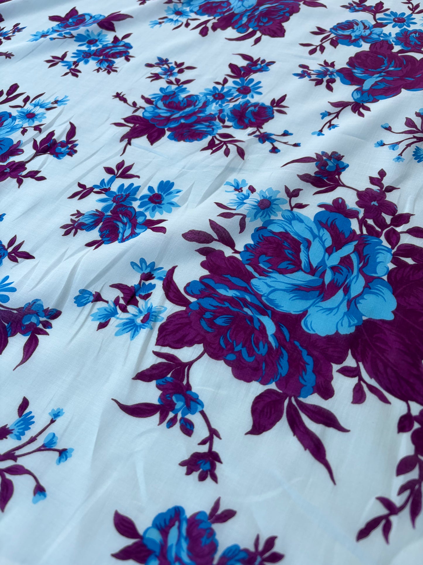HOMER 033 cotton voile blue/dordeaux flowers