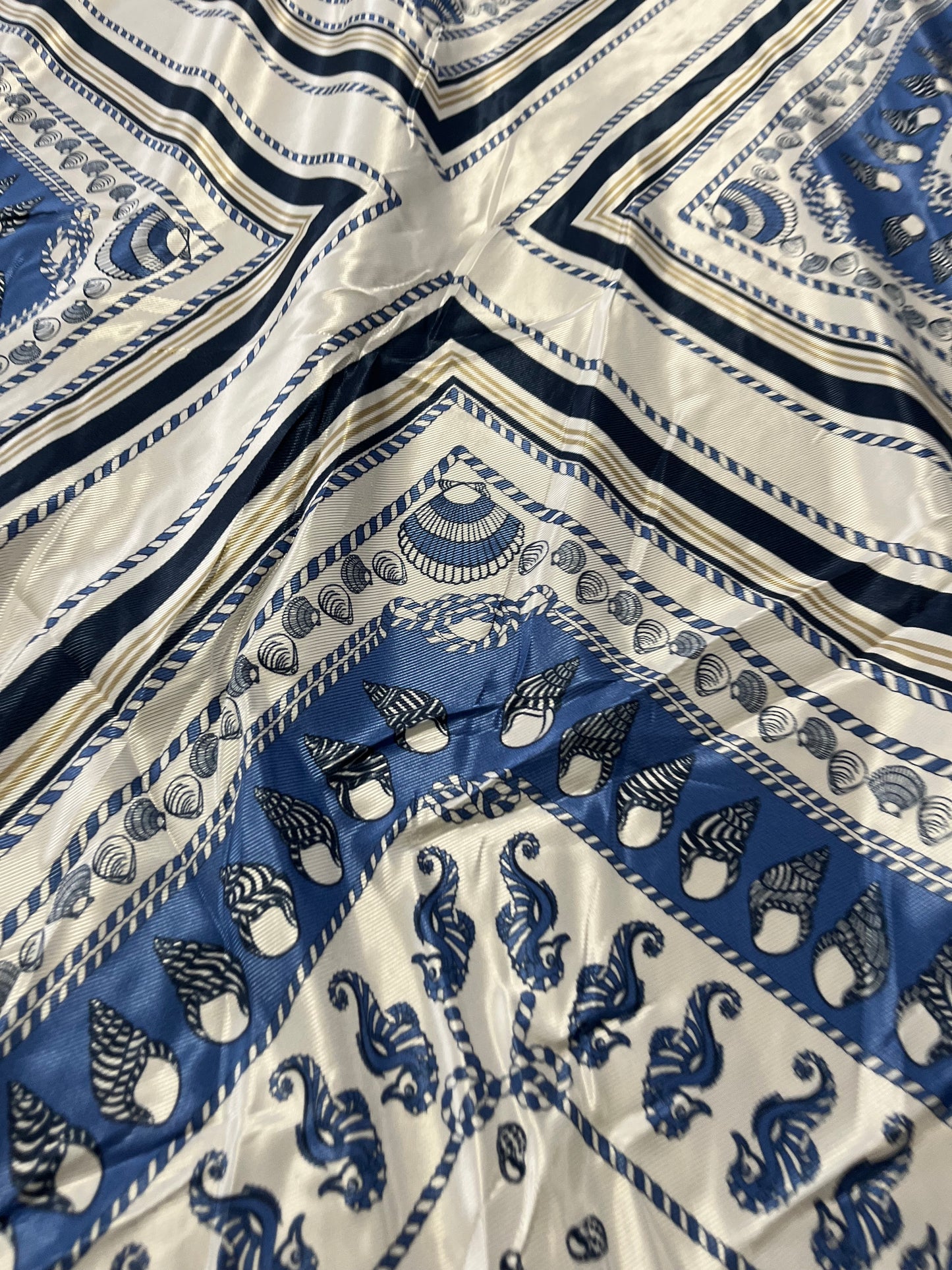 A01 Shiny foulard blue