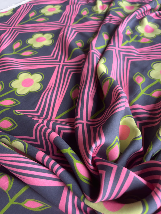 REMCO 025 viscose flowers and squares