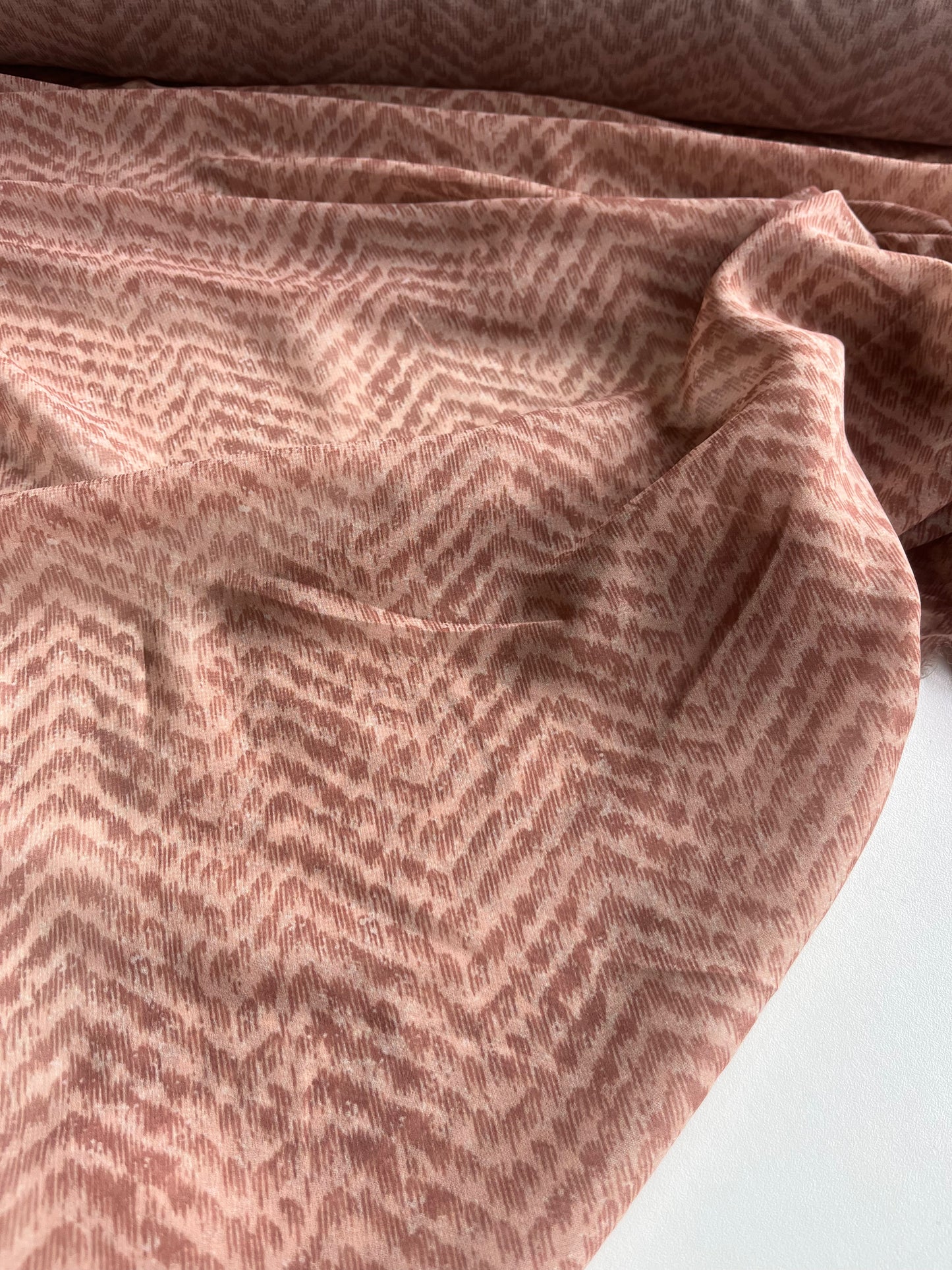 REMCO 026 crêpe de Chine big herringbone