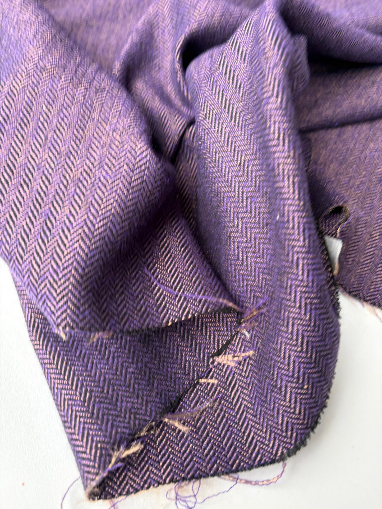 JOEL 019 wool herringbone with golden lurex