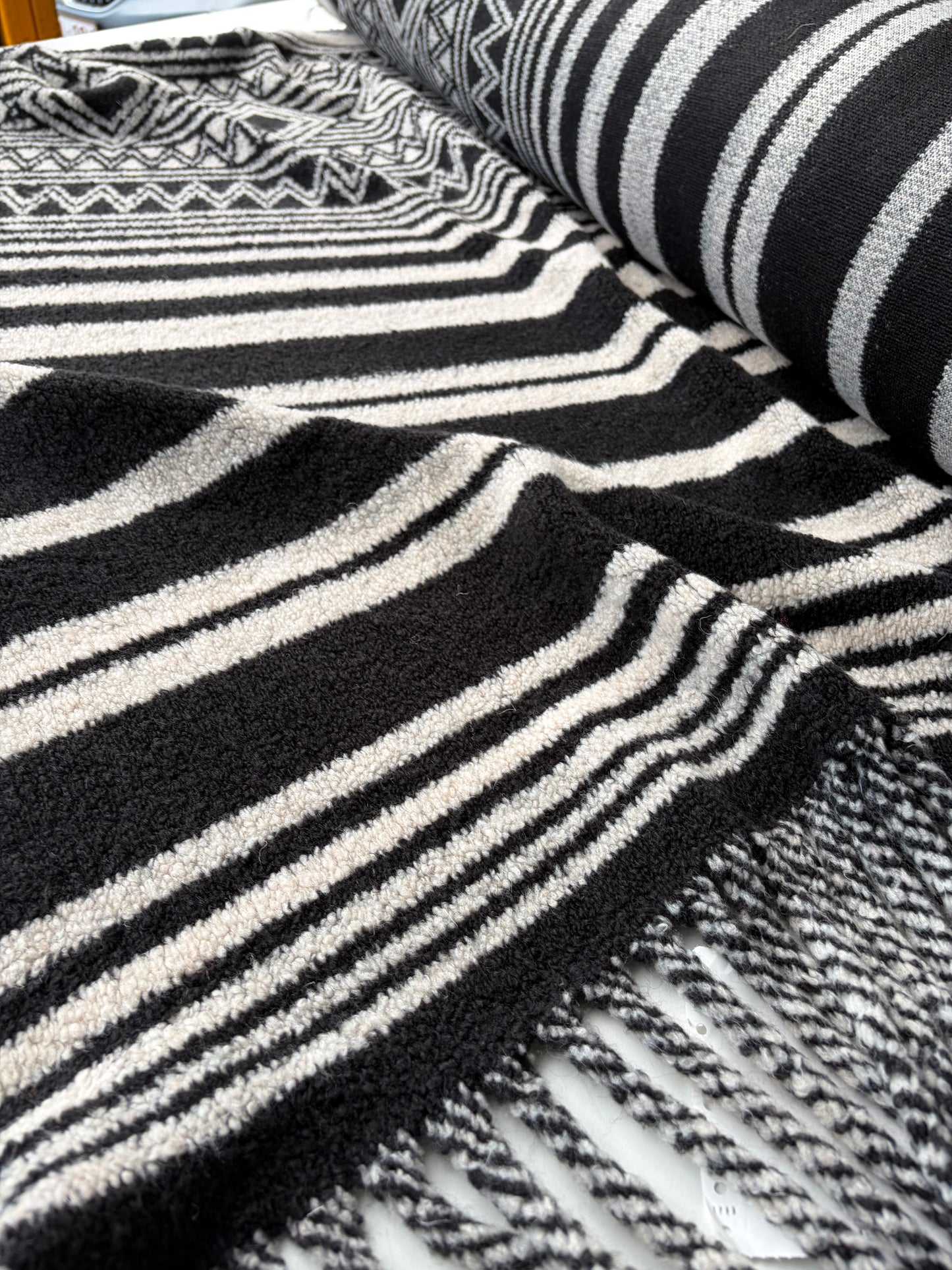 JOEL 022 black/white heavy boiled wool with fringes