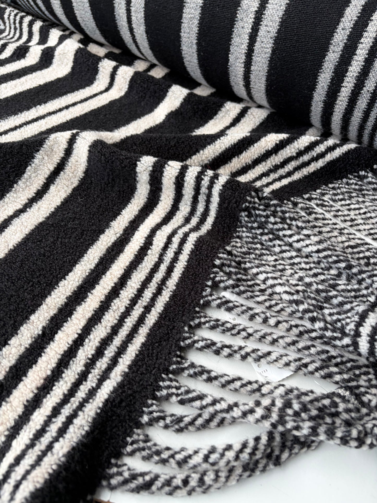 JOEL 022 black/white heavy boiled wool with fringes