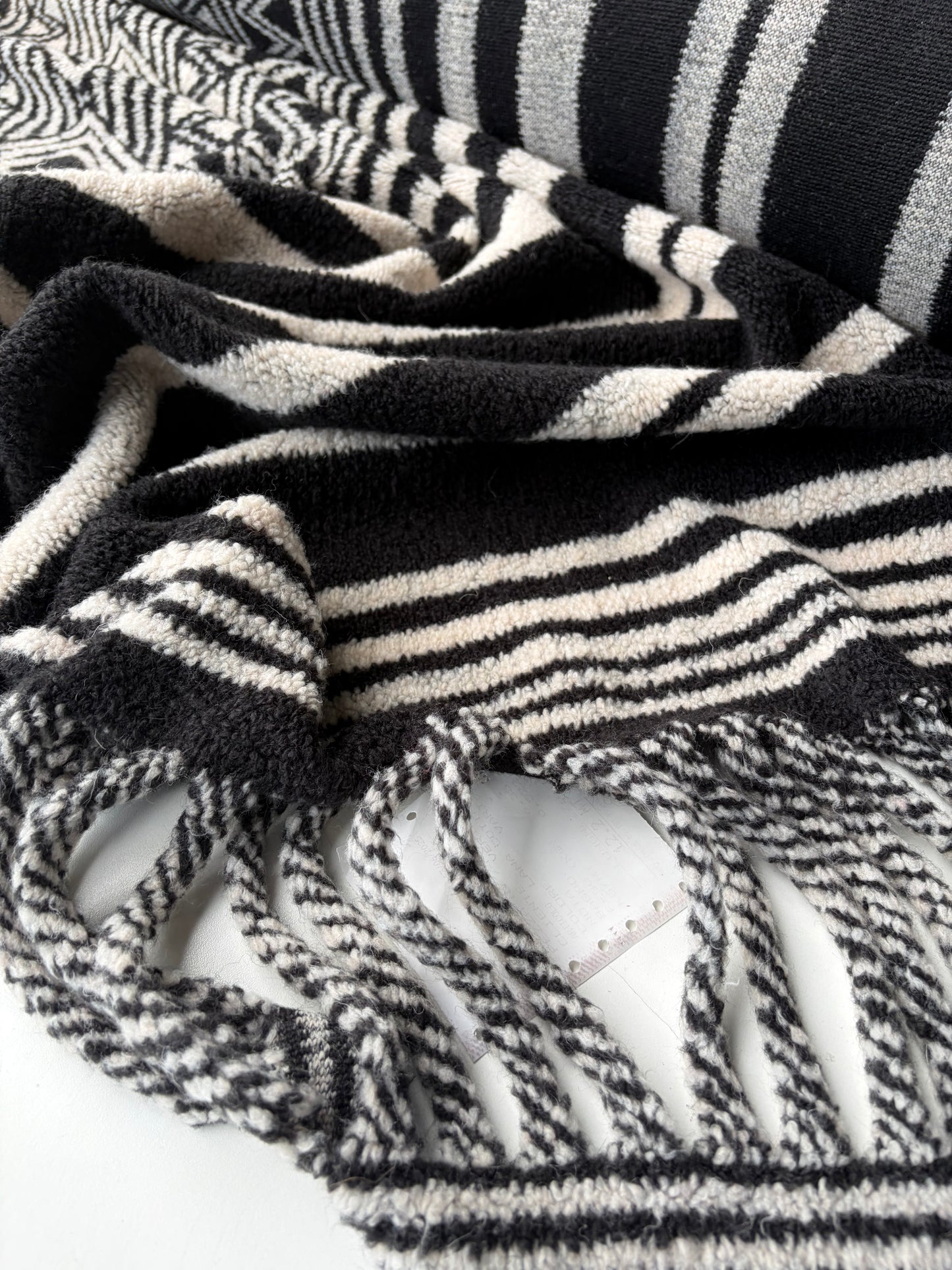 JOEL 022 black/white heavy boiled wool with fringes
