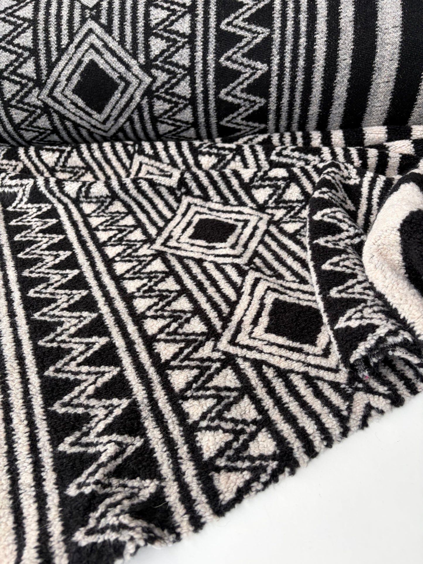 JOEL 022 black/white heavy boiled wool with fringes