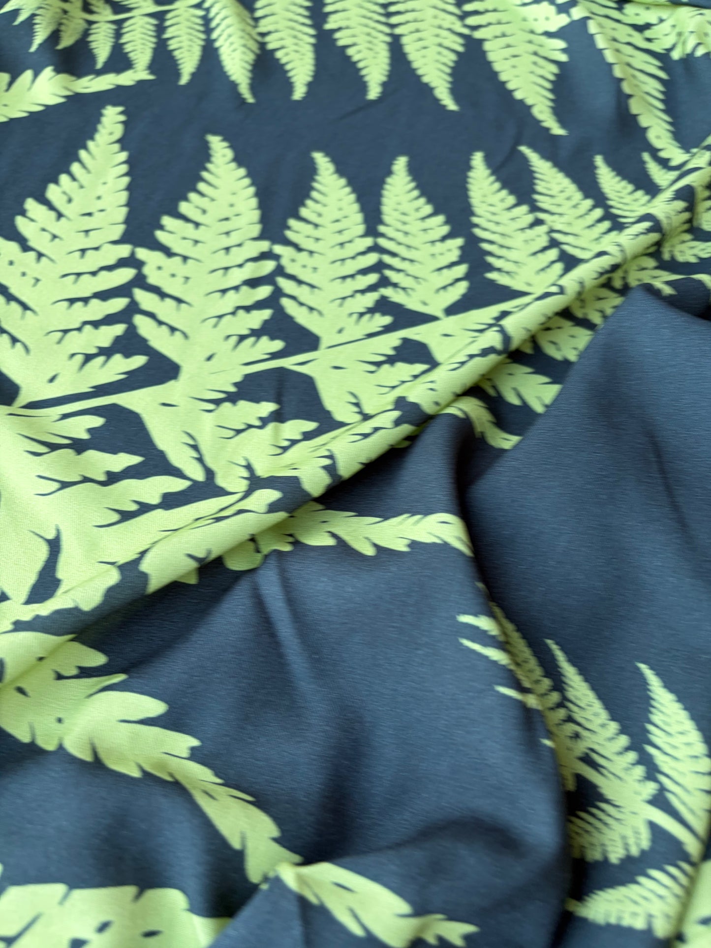 HOMER 006 viscose twill print green/grey giant leaves