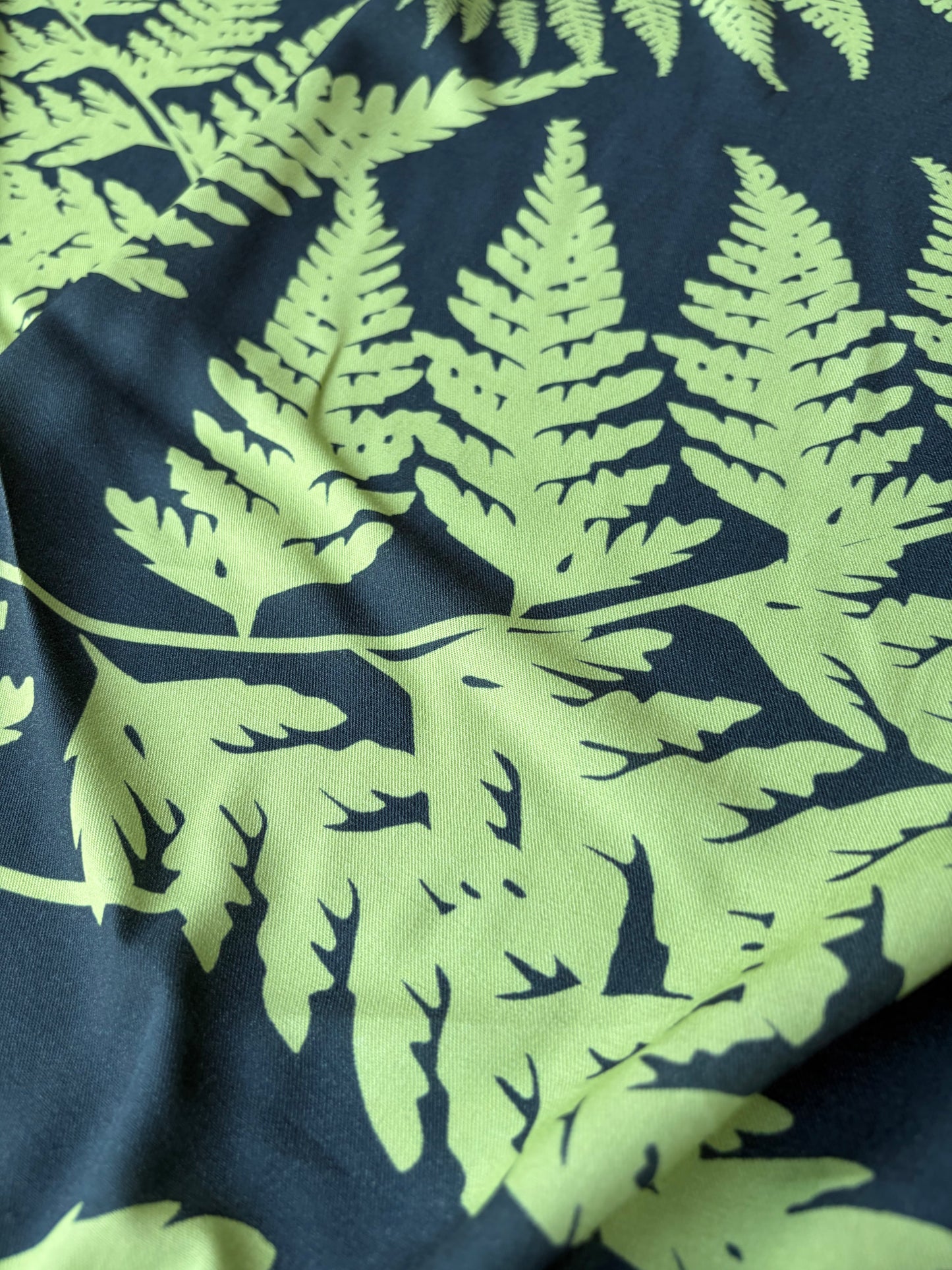 HOMER 006 viscose twill print green/grey giant leaves