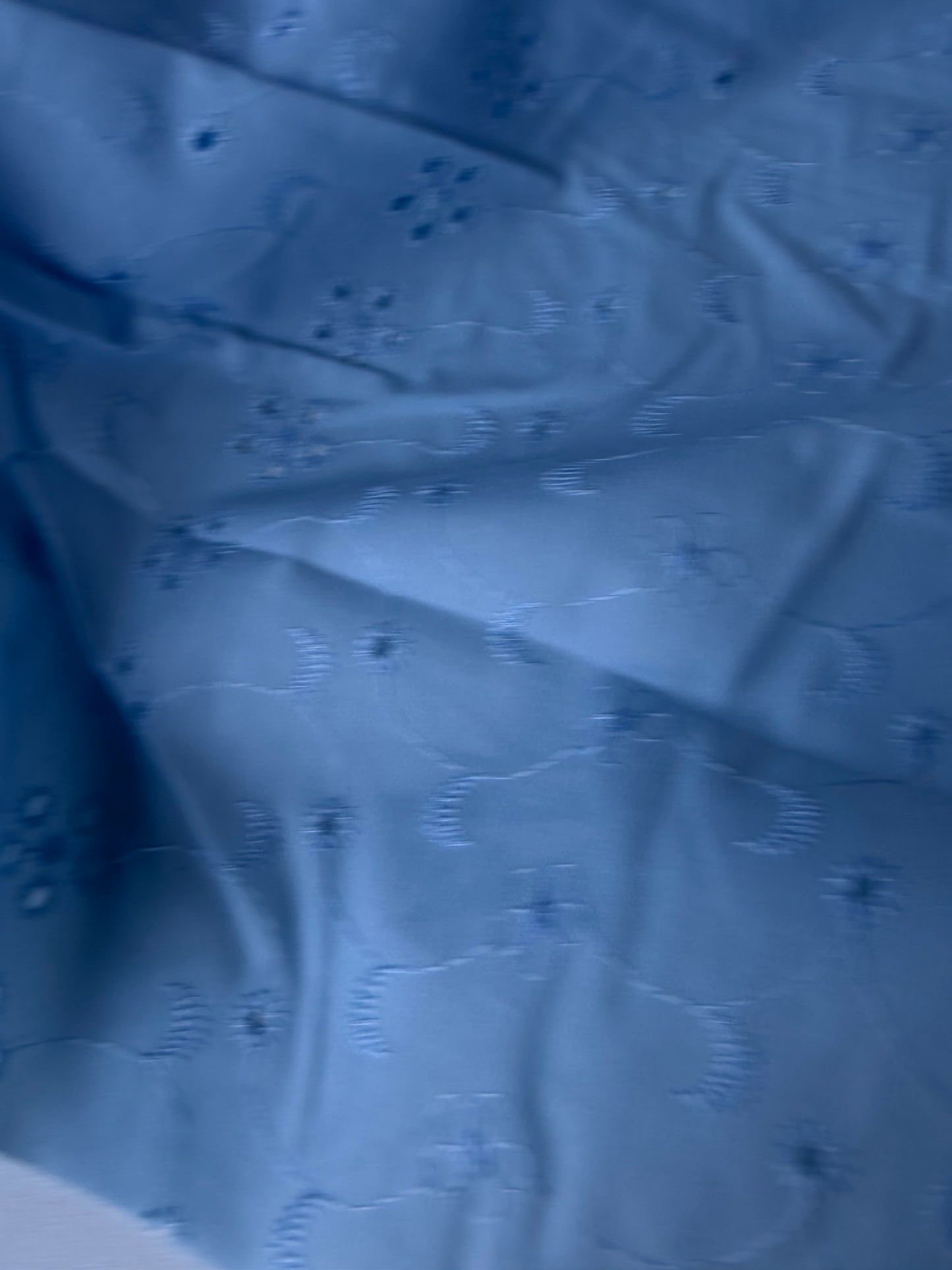 MARGE 001 broderie Anglaise light blue