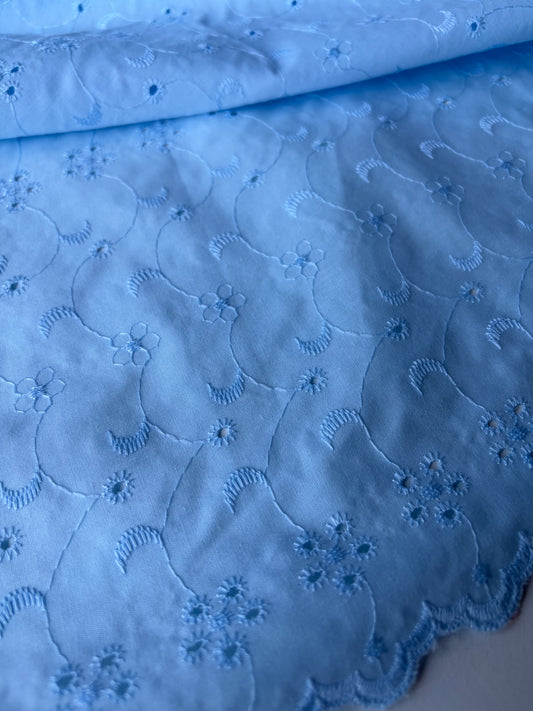 MARGE 001 broderie Anglaise light blue