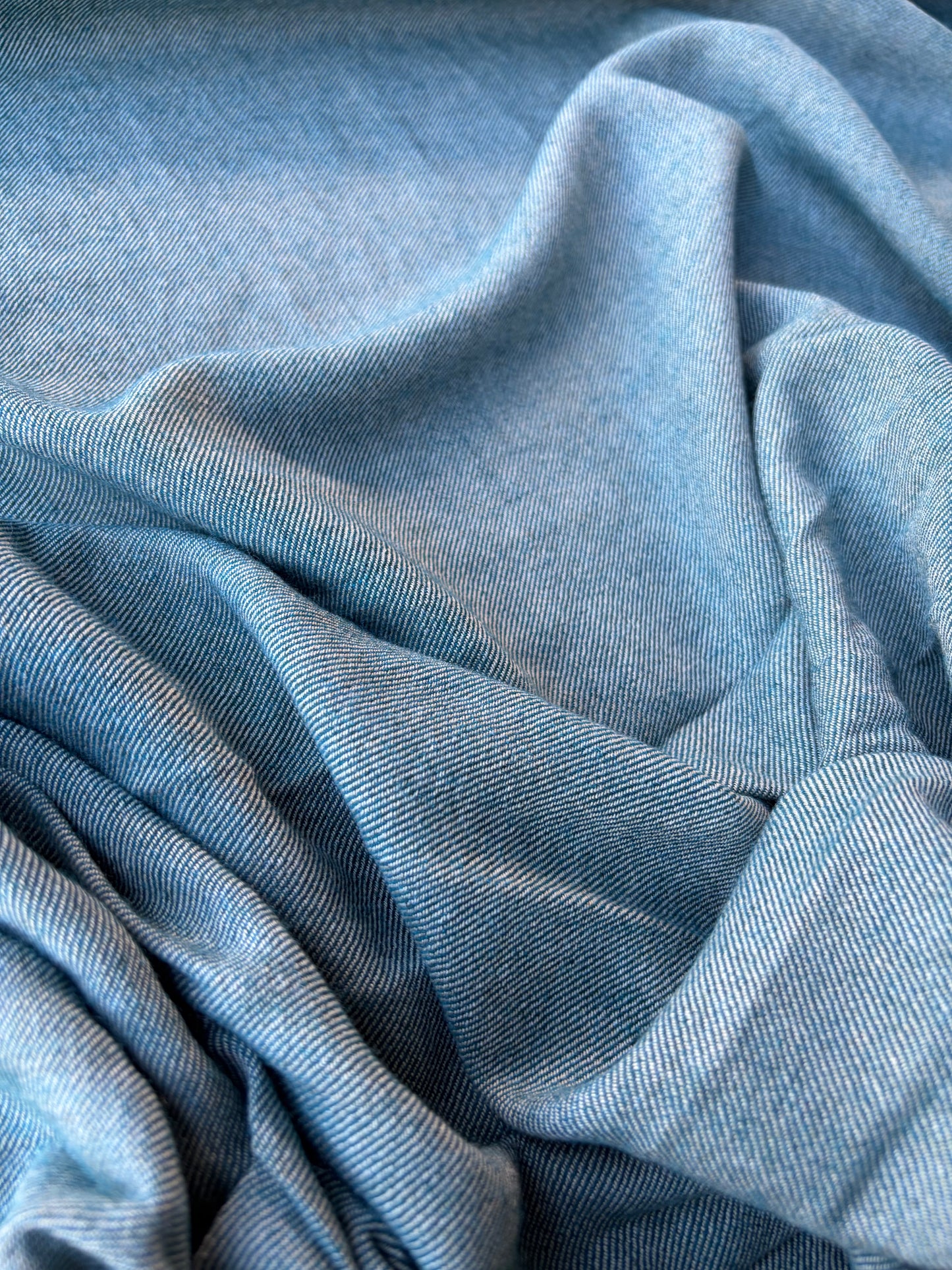 JOEL 032 petrol coloured wool/viscose
