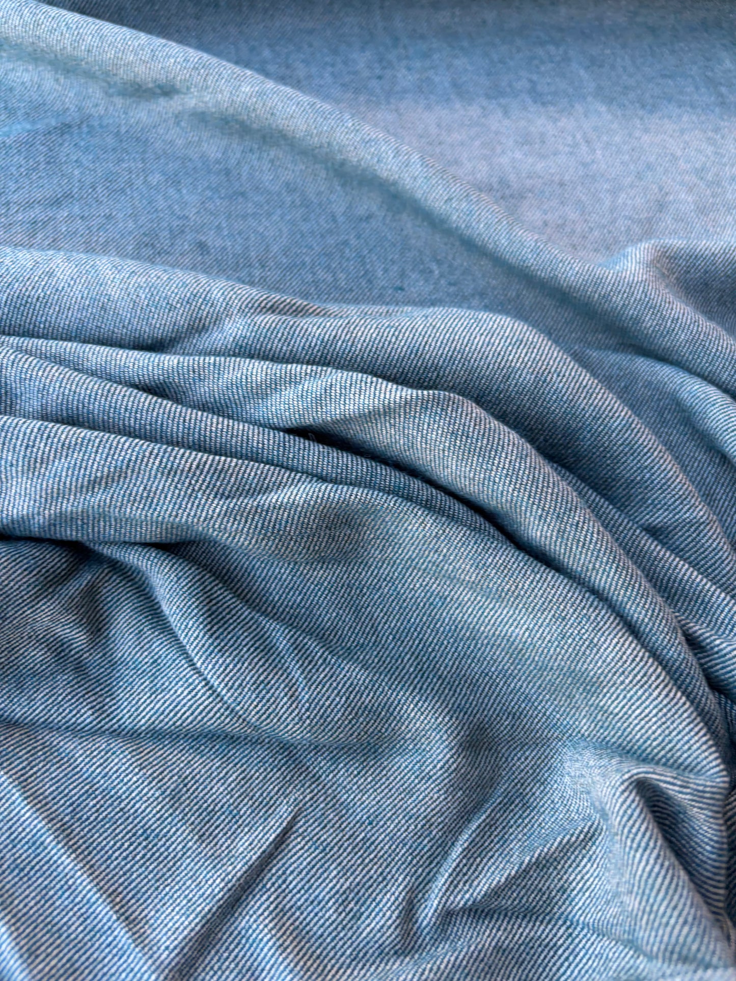 JOEL 032 petrol coloured wool/viscose