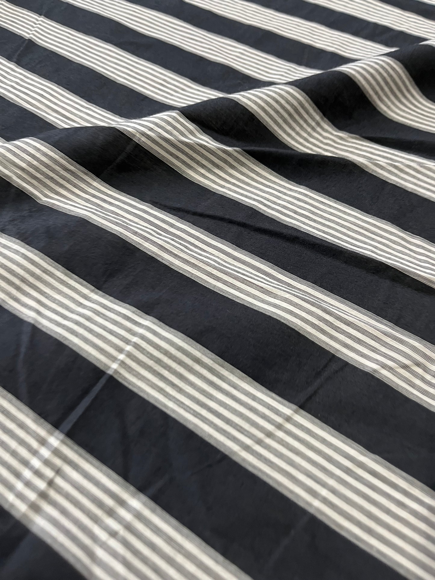 Paris 190 woven voile stripes black