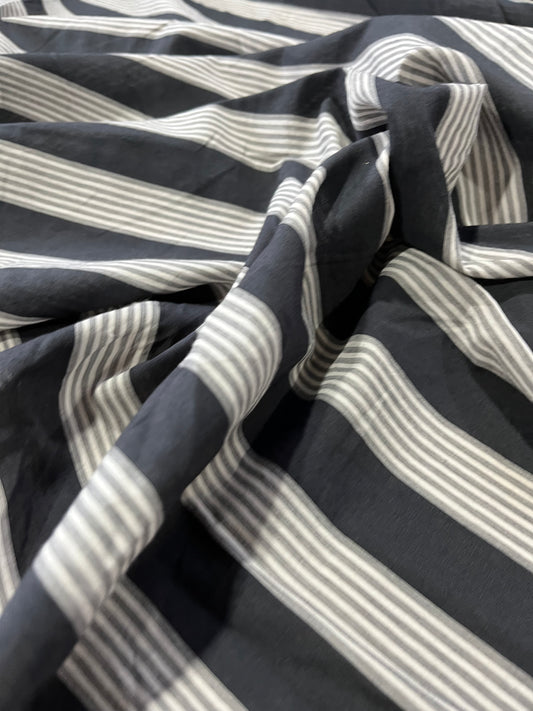 Paris 190 woven voile stripes black