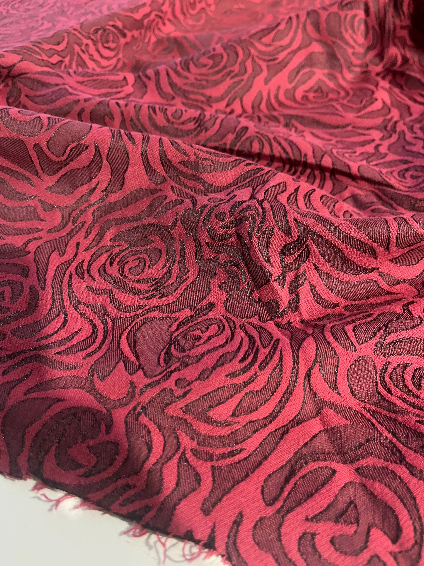 GASPARD 003 cotton stretch jacquard red roses