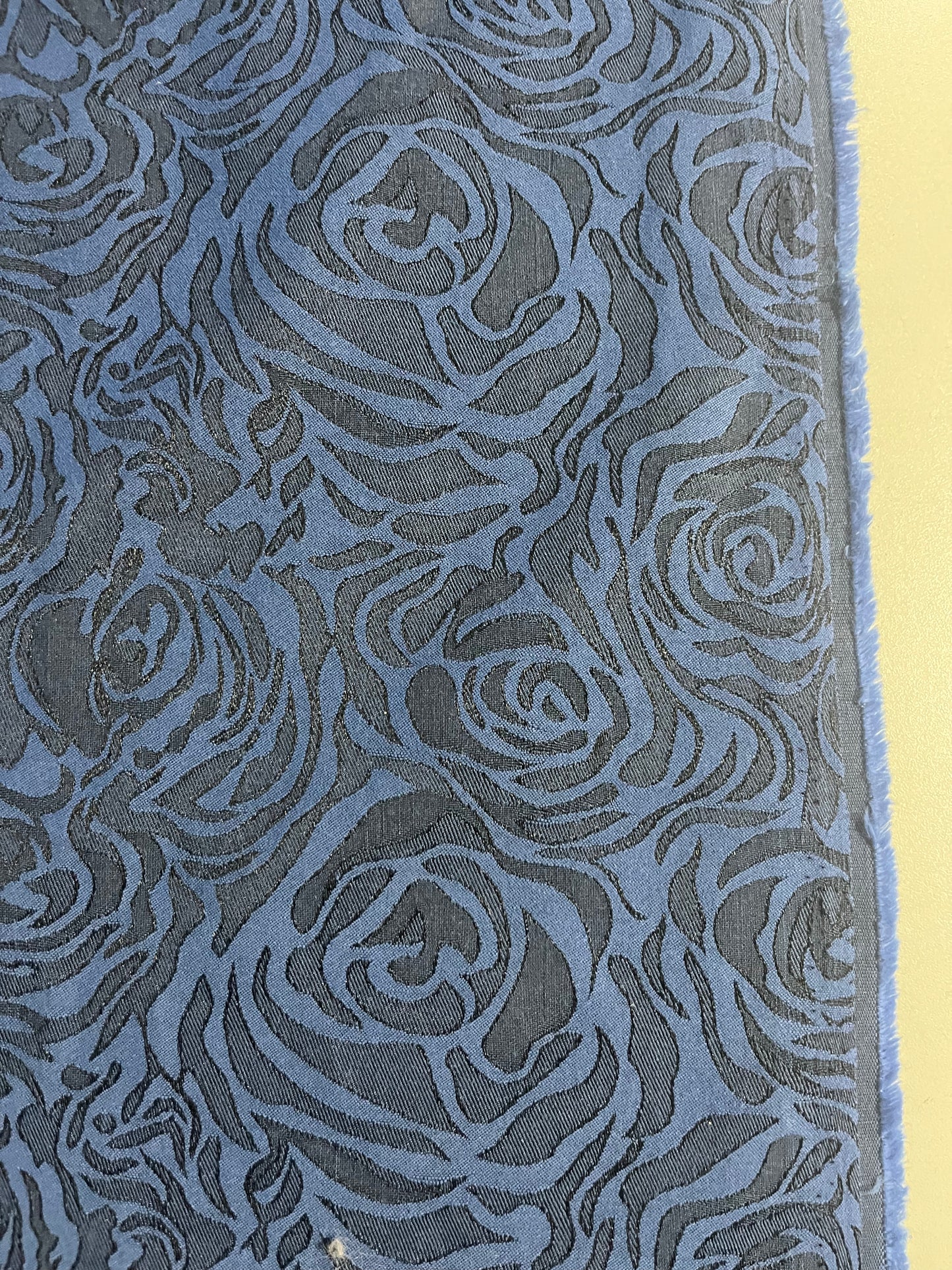 GASPARD 004 cotton stretch jacquard blue roses