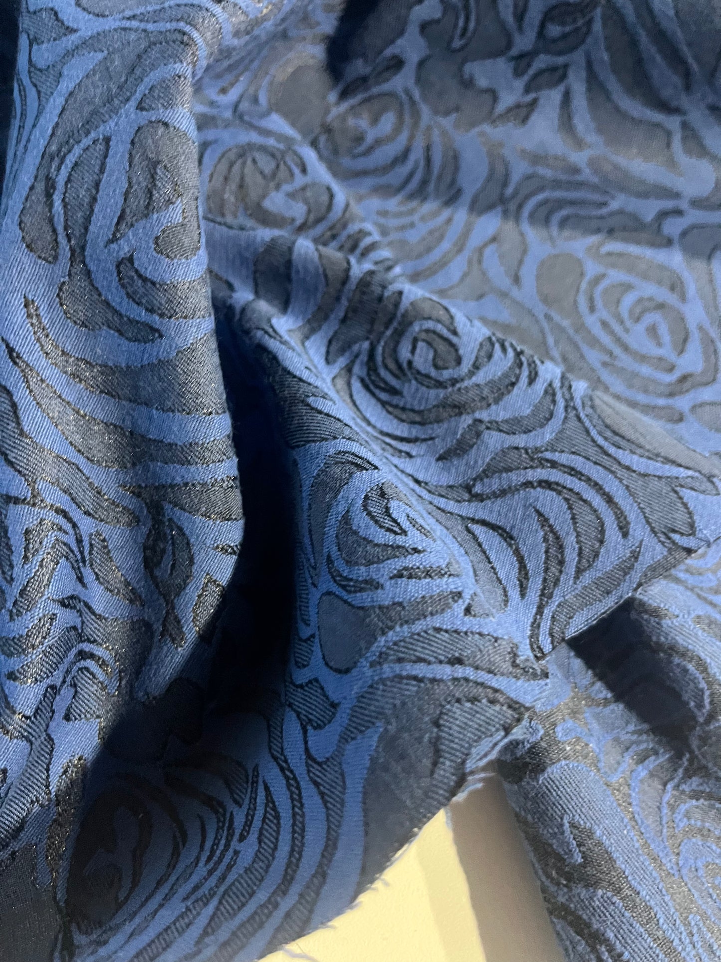 GASPARD 004 cotton stretch jacquard blue roses